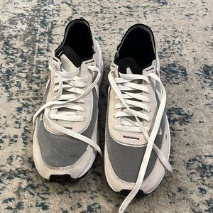 Size 12 Nike waffle one : white/grey